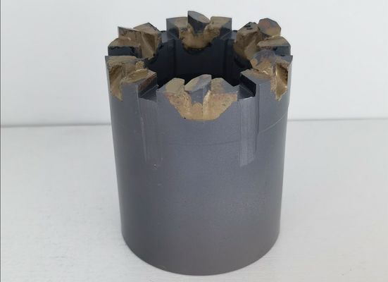 AQ BQ NQ HQ PQ 粉砕されたタングメンカービッド採掘ドリル TCコアビット