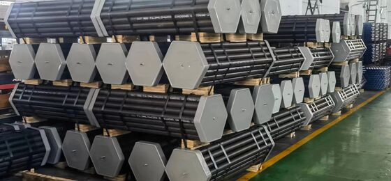 耐久性のある自己清掃のワイヤーラインドリルストッド,多機能の高速ドリリングのための高い負荷容量